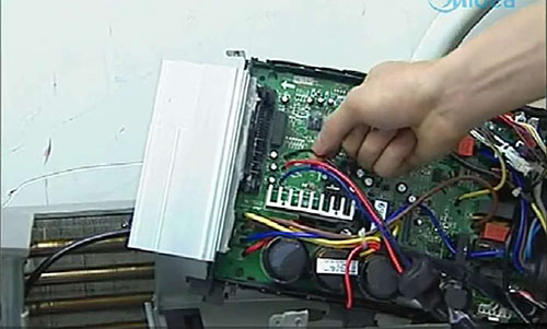 江岸美的空调电话是多少